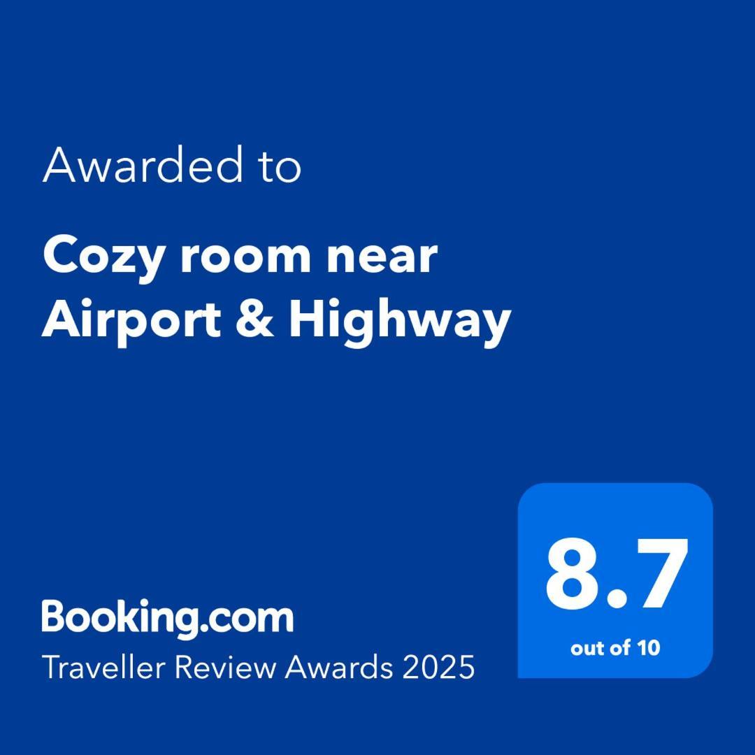 Cozy Room Near Airport & Highway Saint Louis Esterno foto